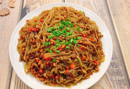 炒粉丝切记别焯完水直接下锅，多这一步，根根分明不粘锅，爽滑入味